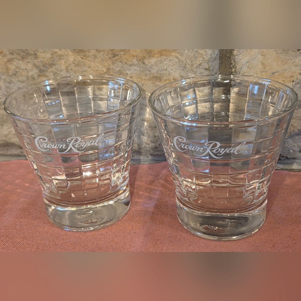 Set Of 2 Crown Royal Optic Cube Rocks Glasses Lowball Whiskey Bourbon Cocktail